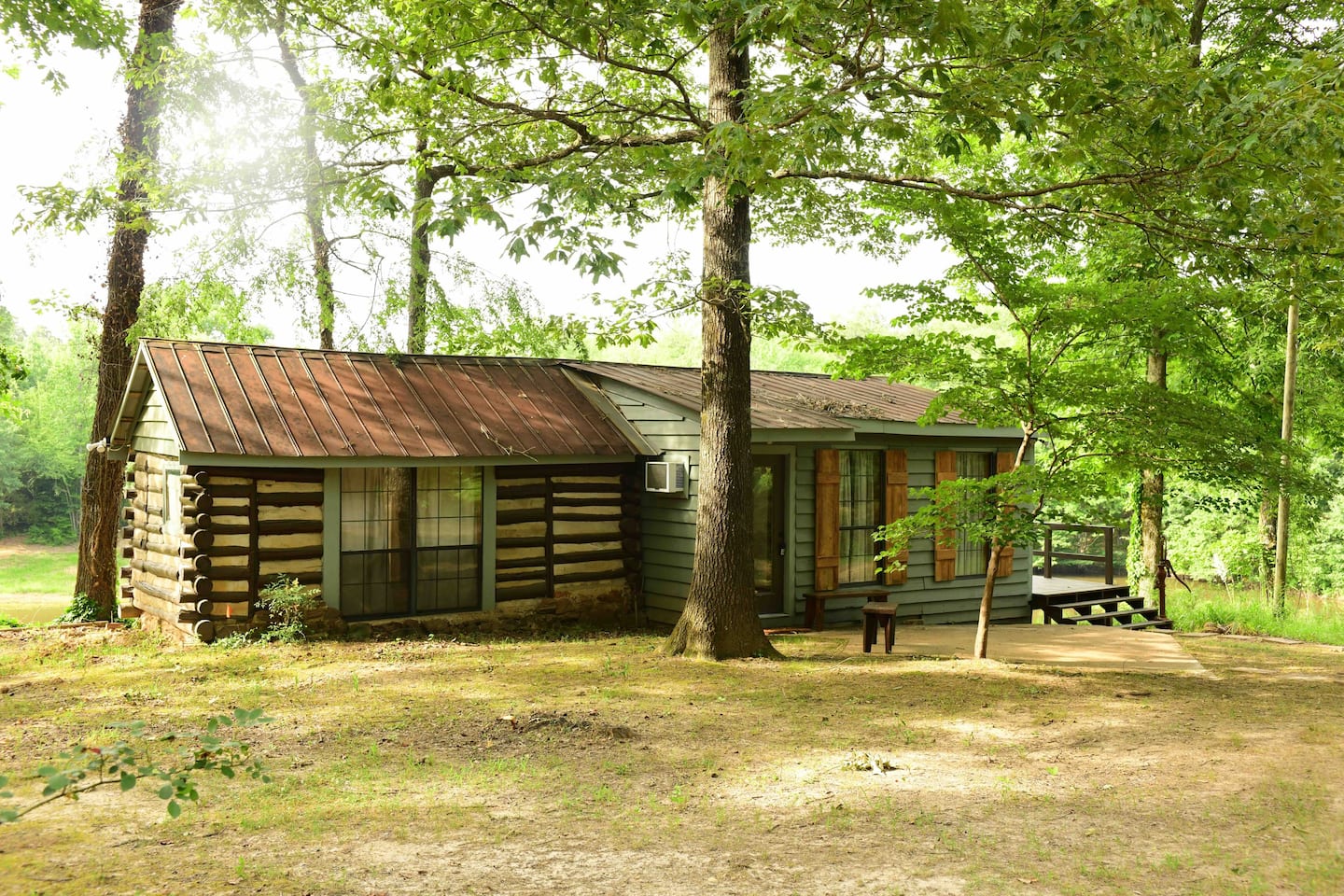 Cyp’s Cove Cabin at Enid Lake