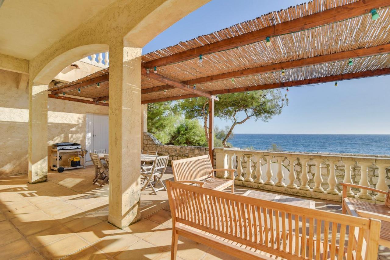 Beachfront Villa near Marseille