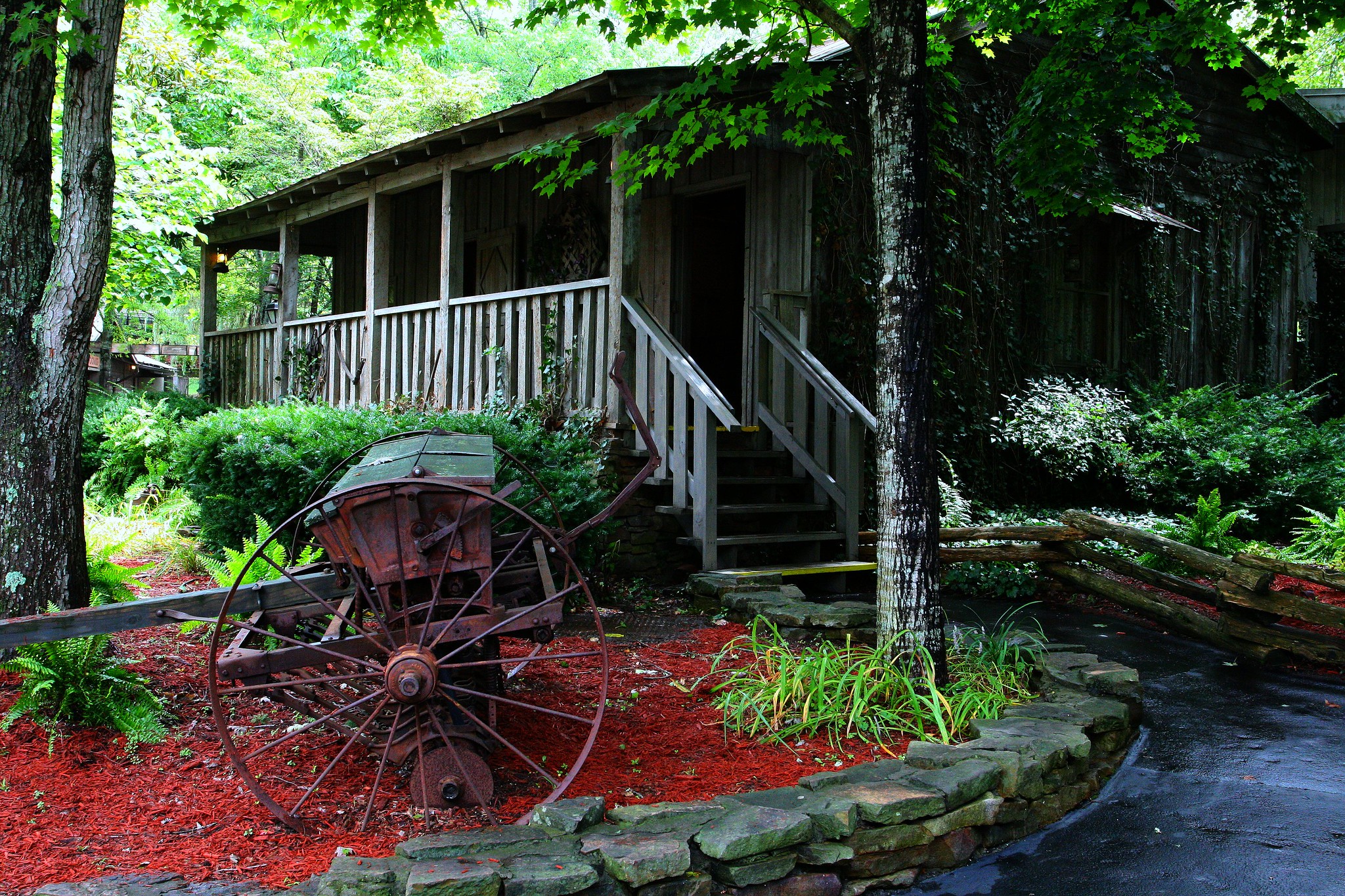 Dollywood's Country Home is a replica of the two-room cabin Dolly Parton grew up in.