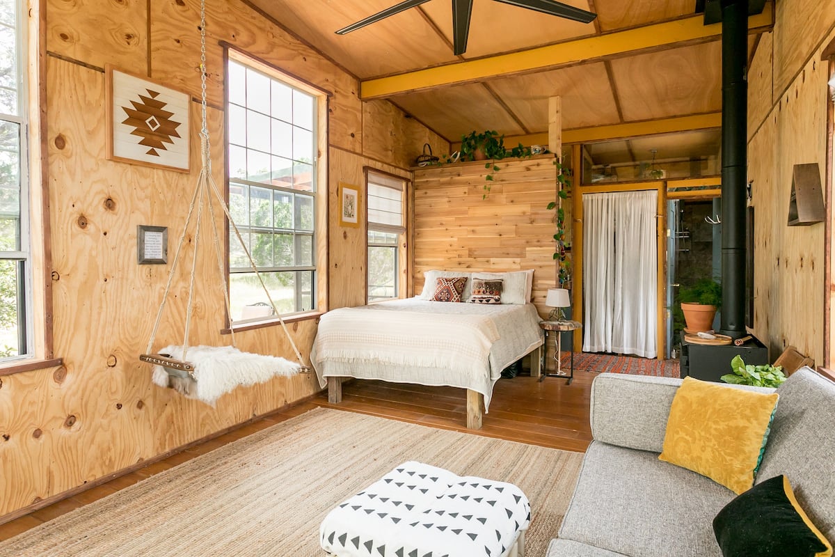 Off-grid Cabin in Blanco, TX
