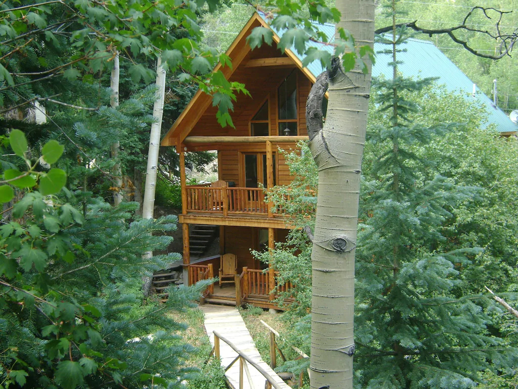 Riverfront Treehouse in Garfield, CO