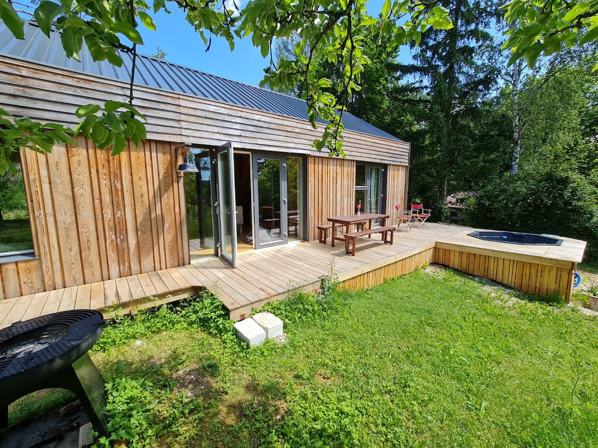 Quiet Chalet at the Edge of the Forest