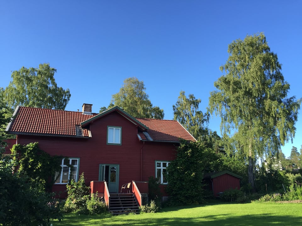 Villa with Garden