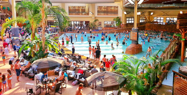 Wilderness at the Smokies has indoor and outdoor water parks.