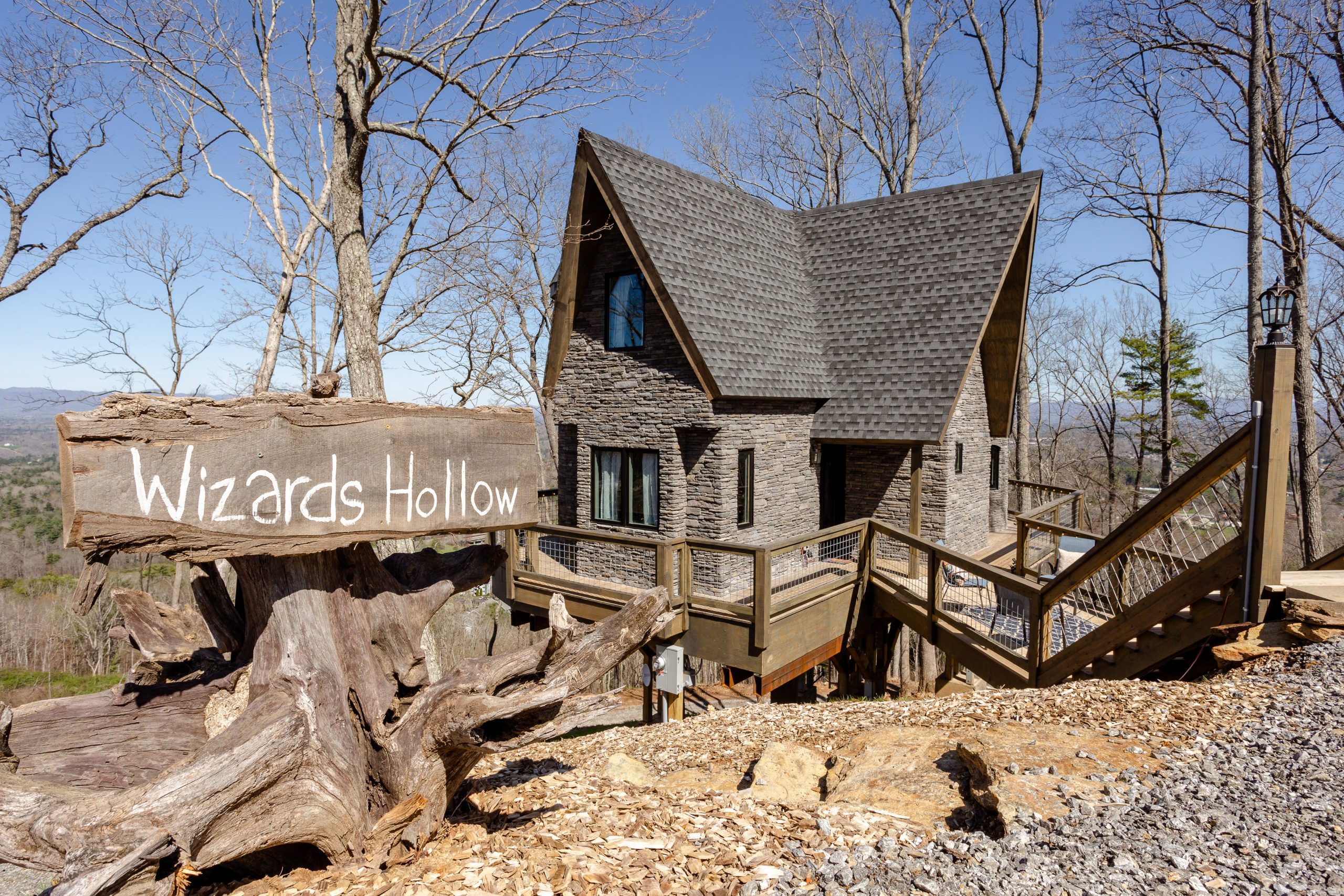 Pointy-roofed treehouse