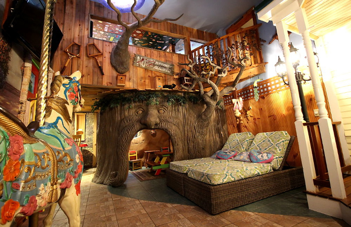 Treehouse Suite at Adventure Suites hotel