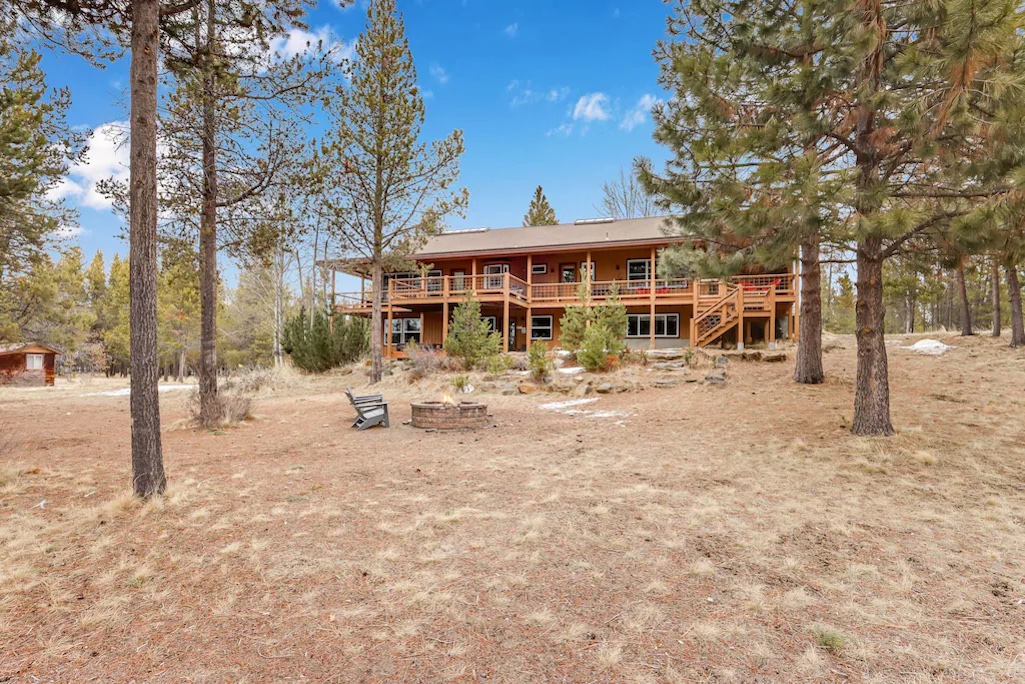 Deschutes Riverfront Retreat on 3 Acres with Dock