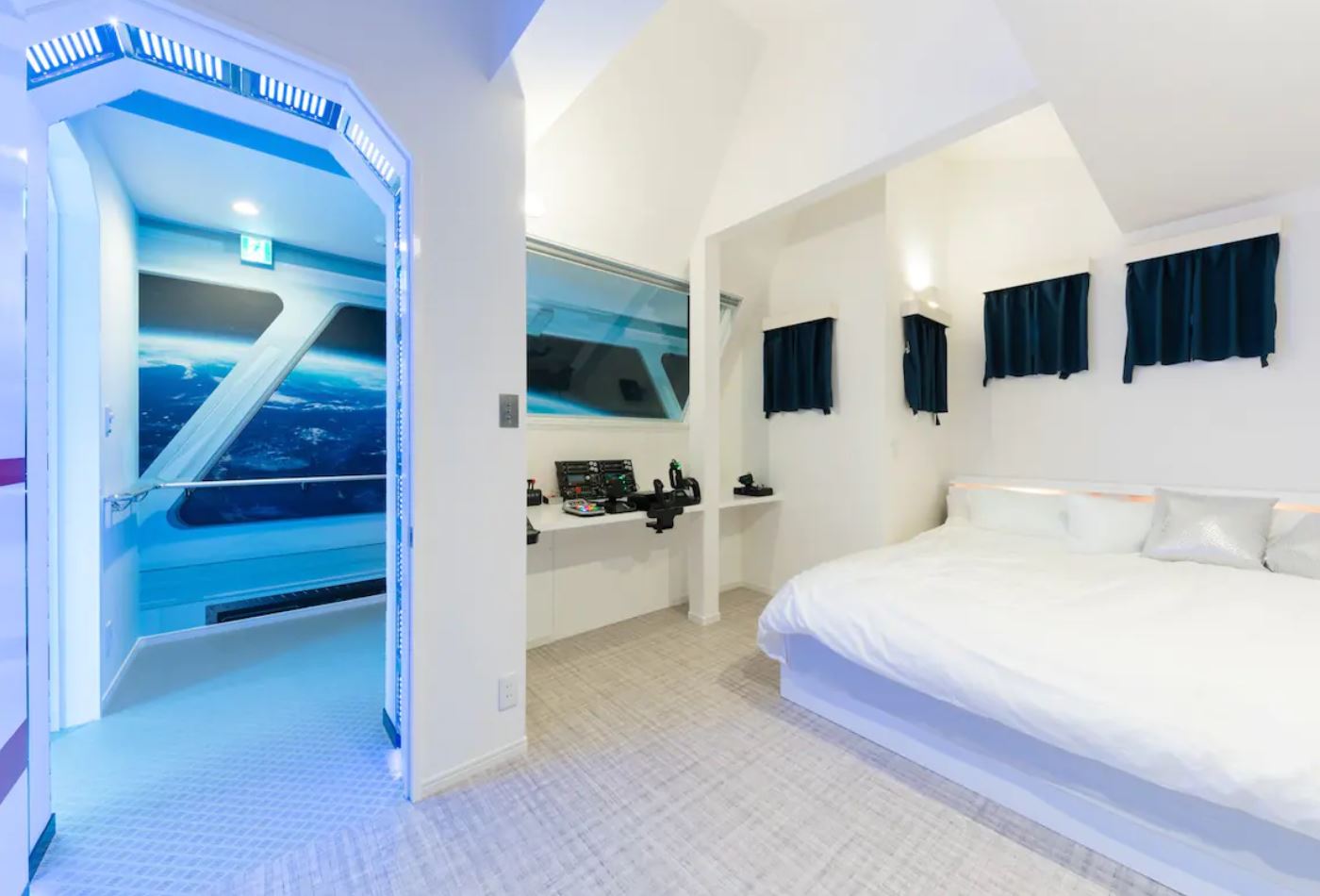 room at Luxury Ship and Spacecraft Inn