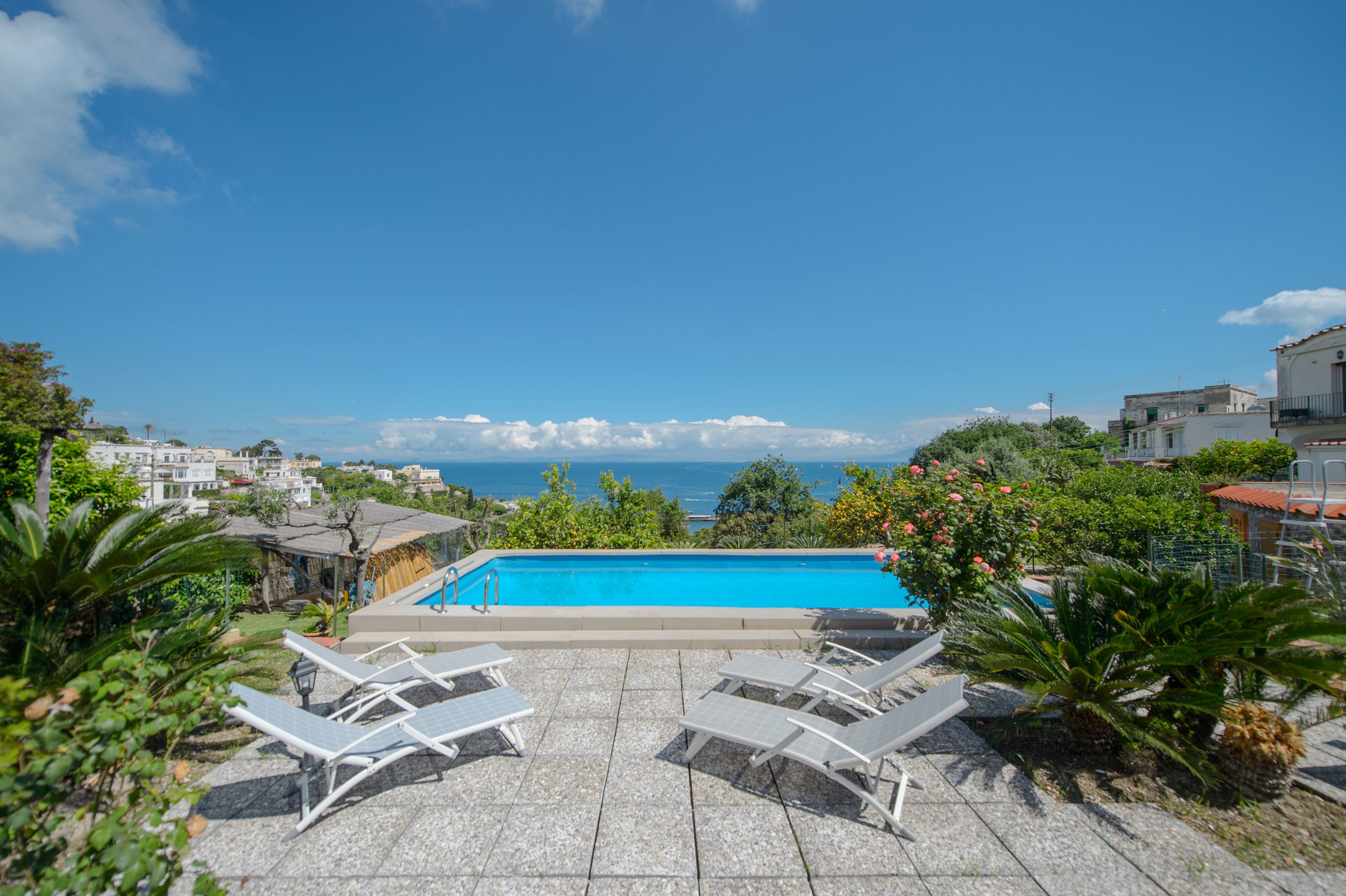 Panoramic House with Garden and Swimming Pool