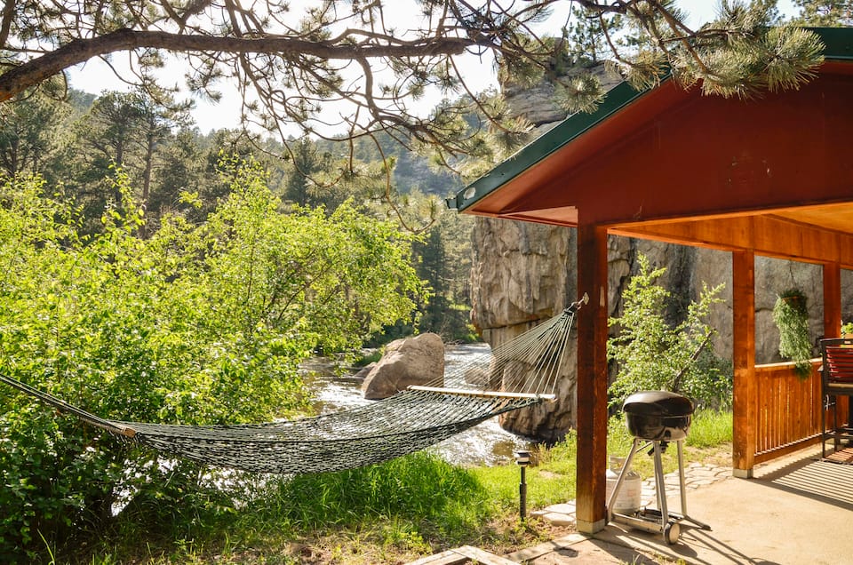 Canyon Cabin on the River