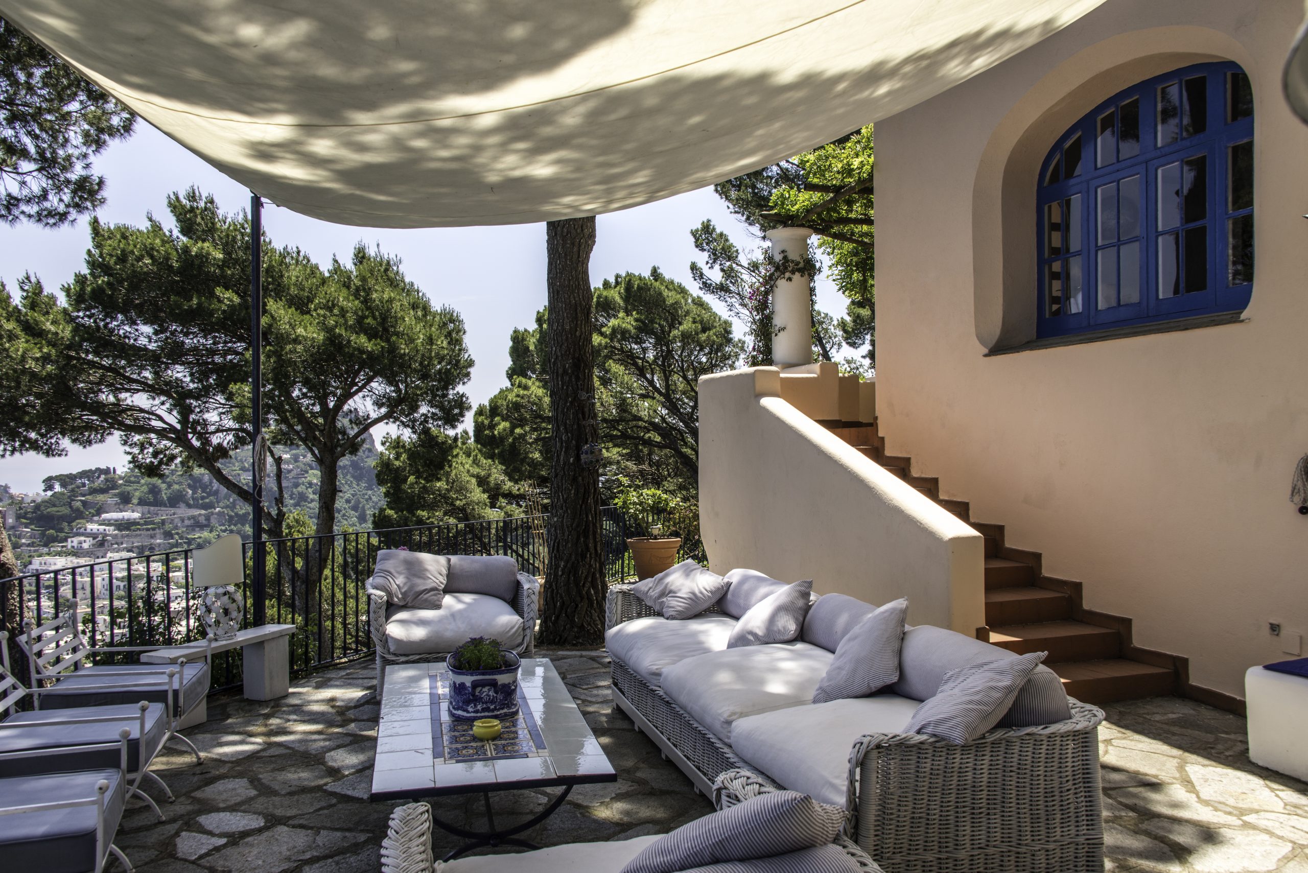 Capri: the House in the Woods