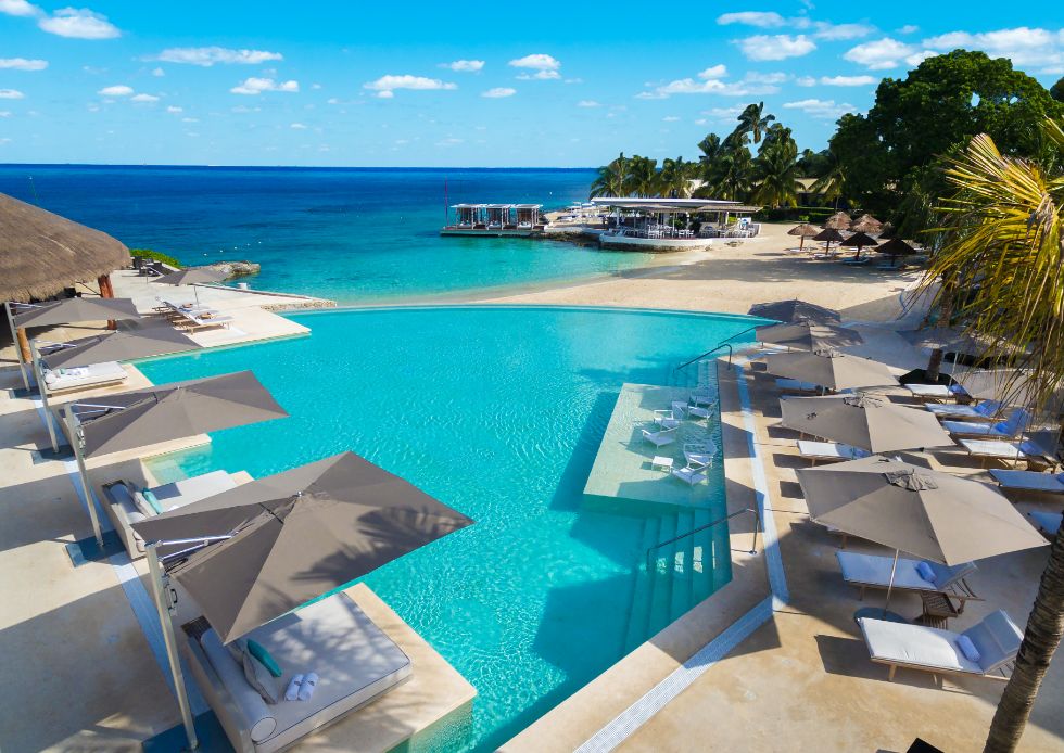 pool at the Presidente InterContinental Cozumel pool