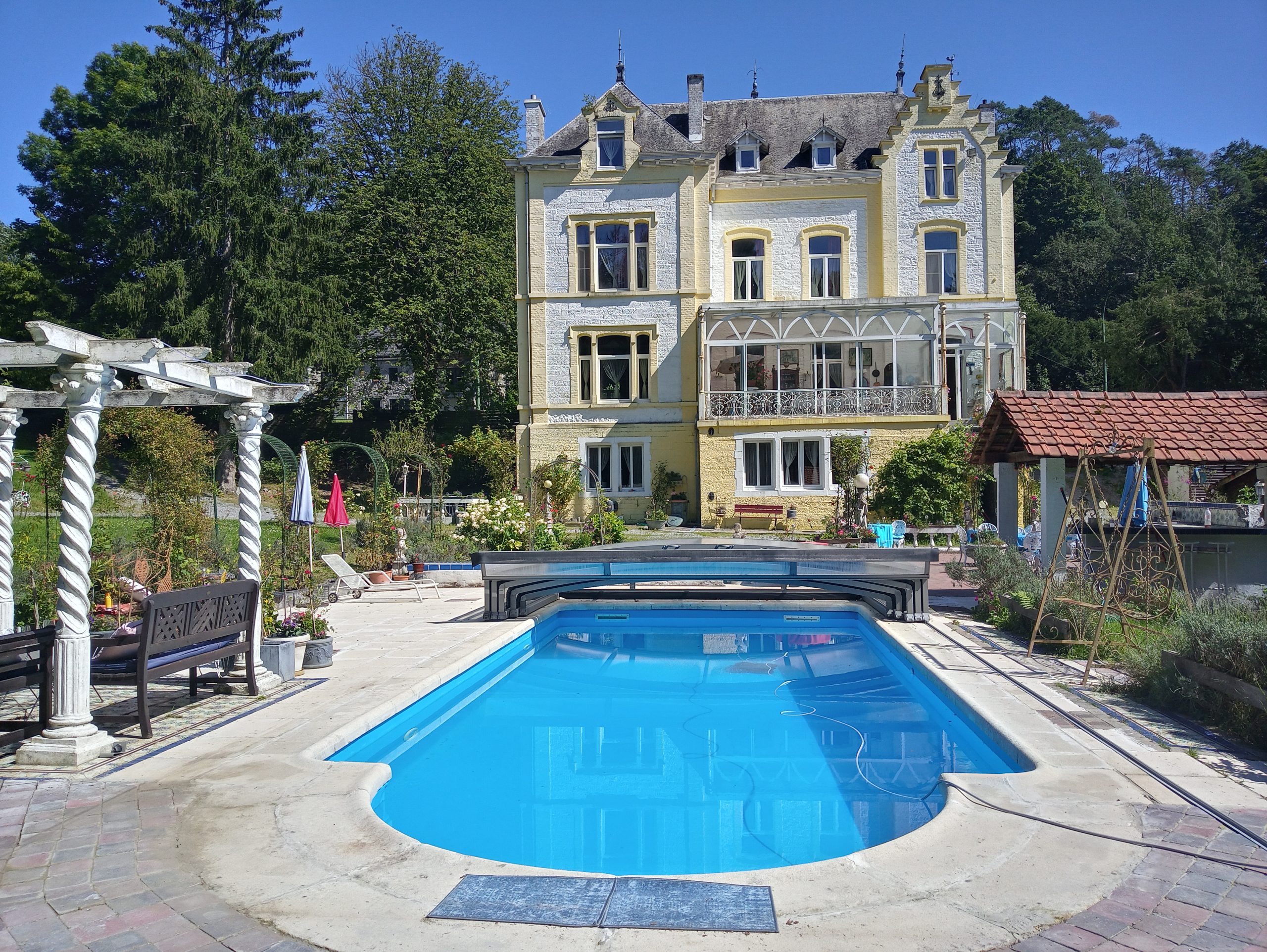 Private Castle With Swimming Pool