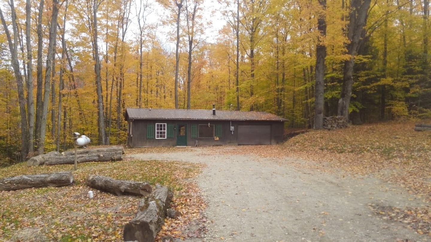 Hawk's Nest Kabin with Hot Tub