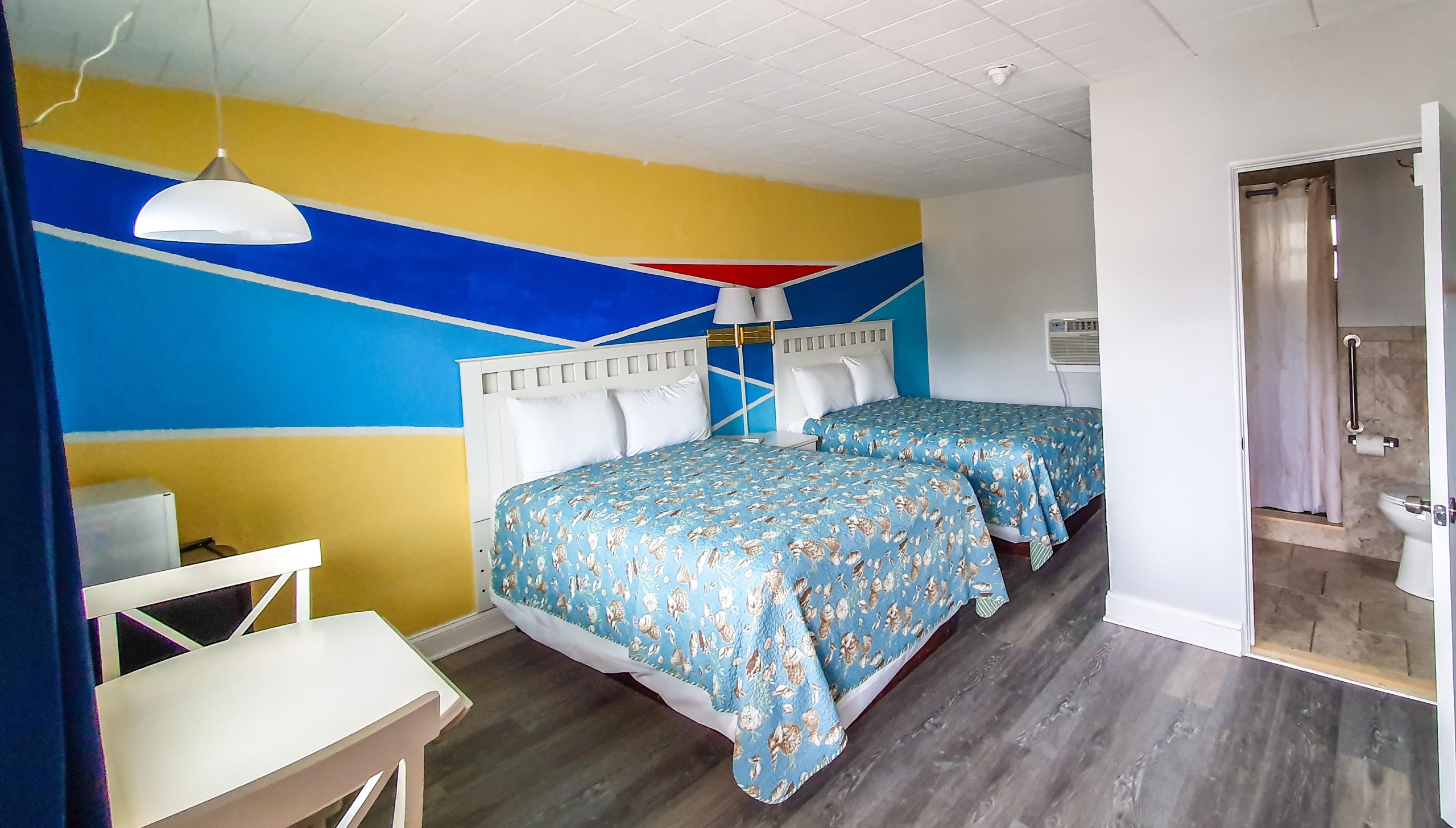 Pet-friendly rooms close to the beach