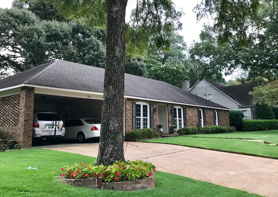 Comfortable and green in a family neighborhood