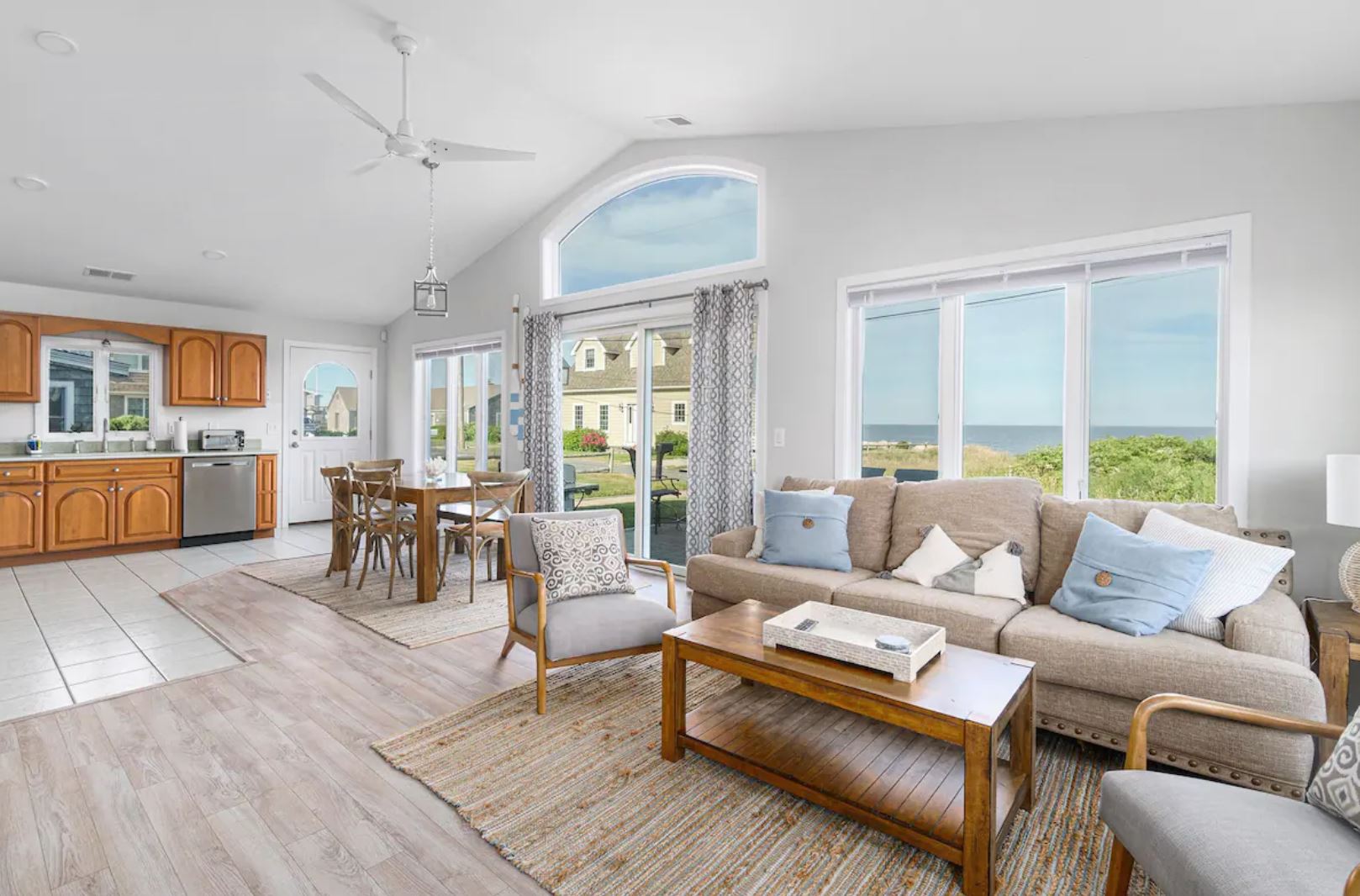 Ocean views, A/C, and a mile from the beach