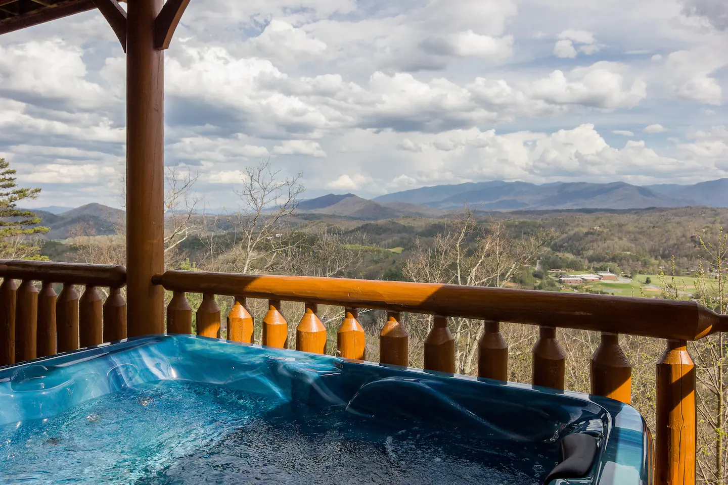 Rustic Luxury Cabin with Awesome Views