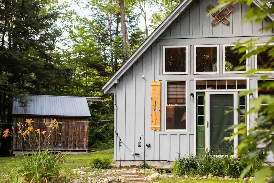 20 Cozy Airbnb Cabins In New Hampshire For Fall 2023 – Trips To Discover