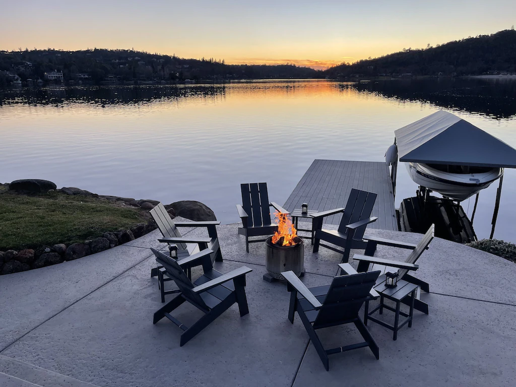 Enjoy calming sunsets around the fire