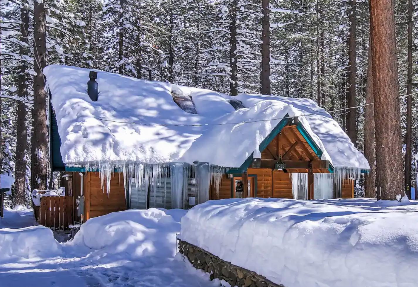 South Lake Tahoe Cabin Retreat with Hot Tub and Fire Pit