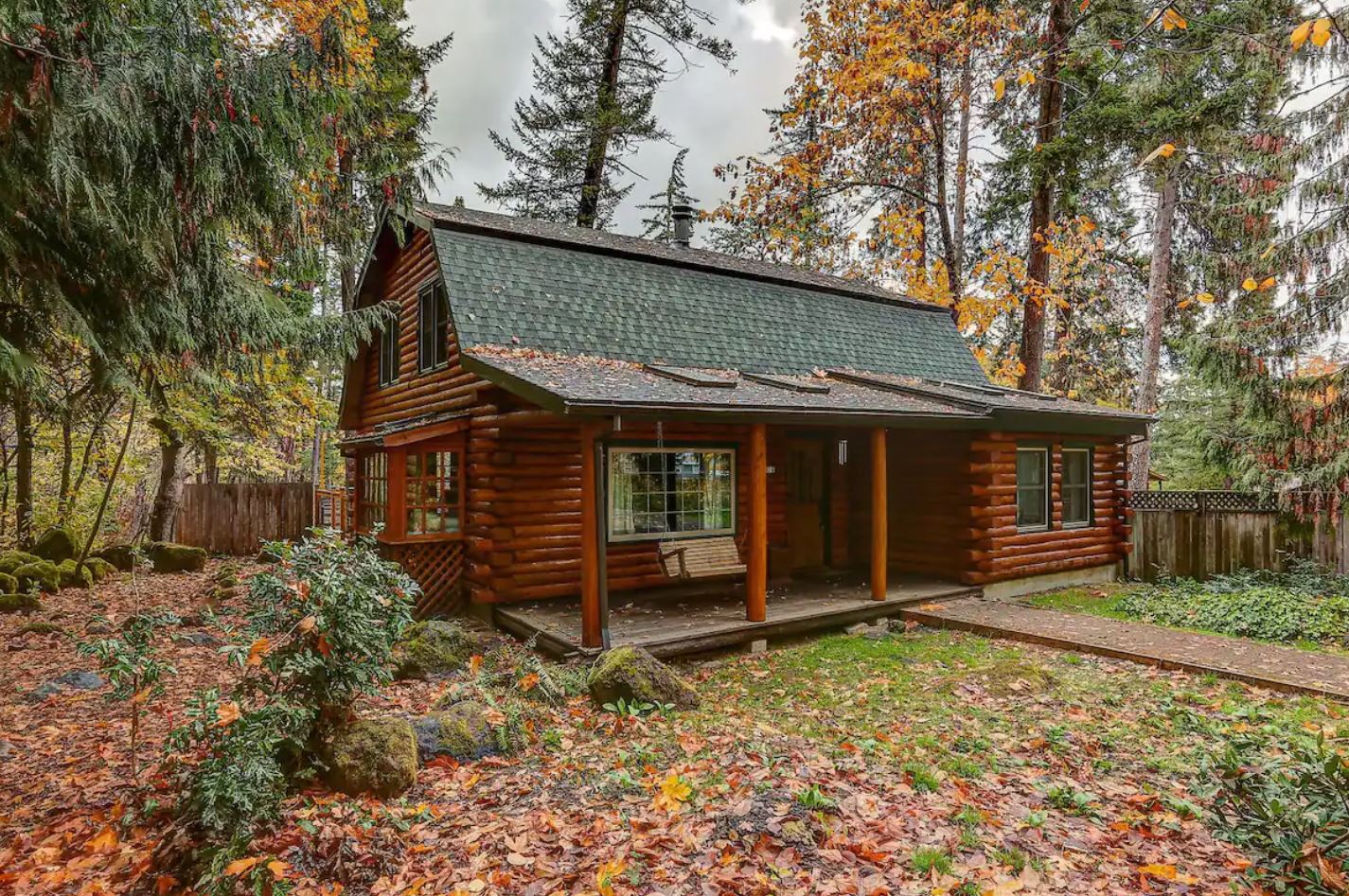 Baja Norte - Hot Tub! Cozy Log Cabin, Perfect Hood River Getaway!