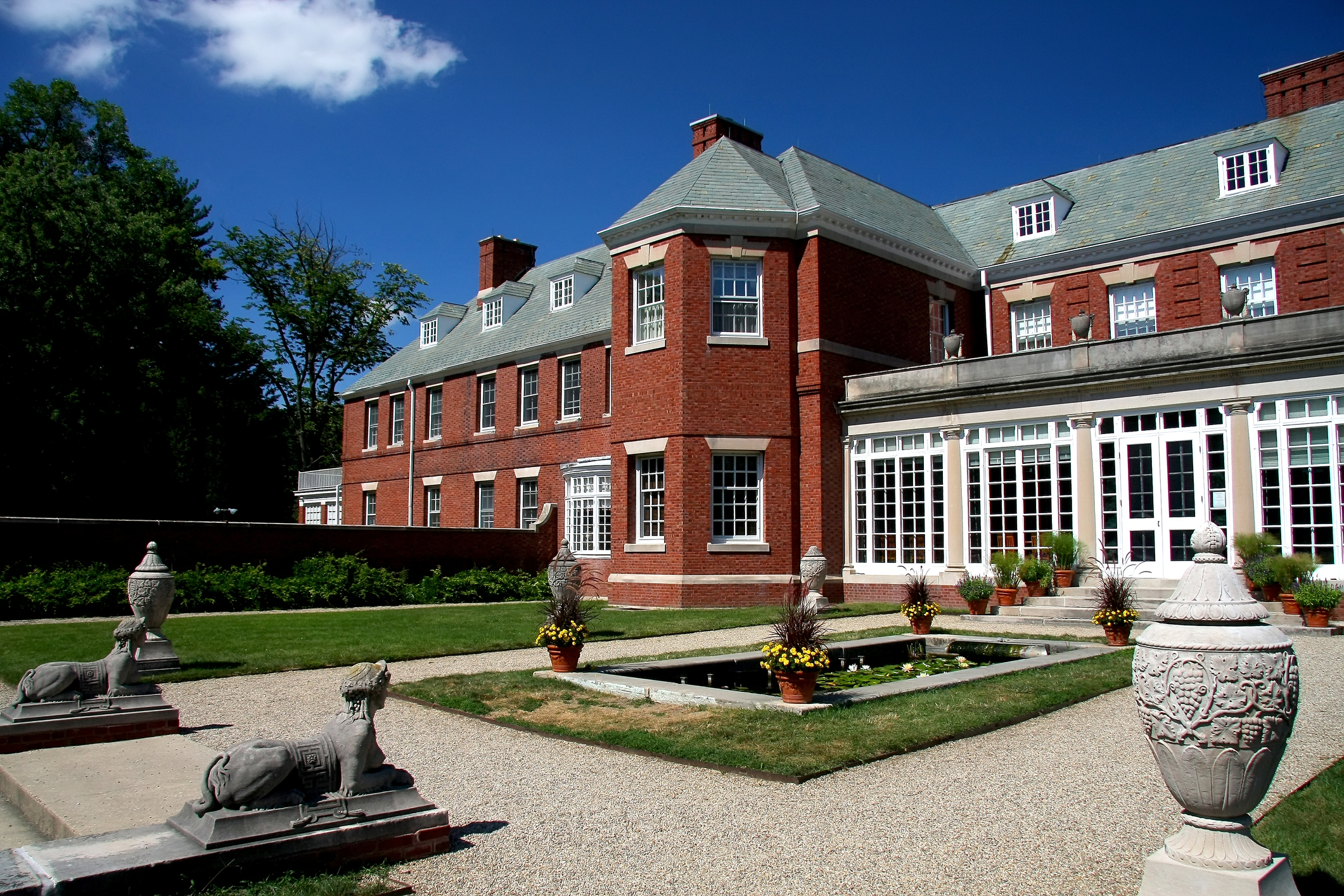 Allerton castle and park in Illinois