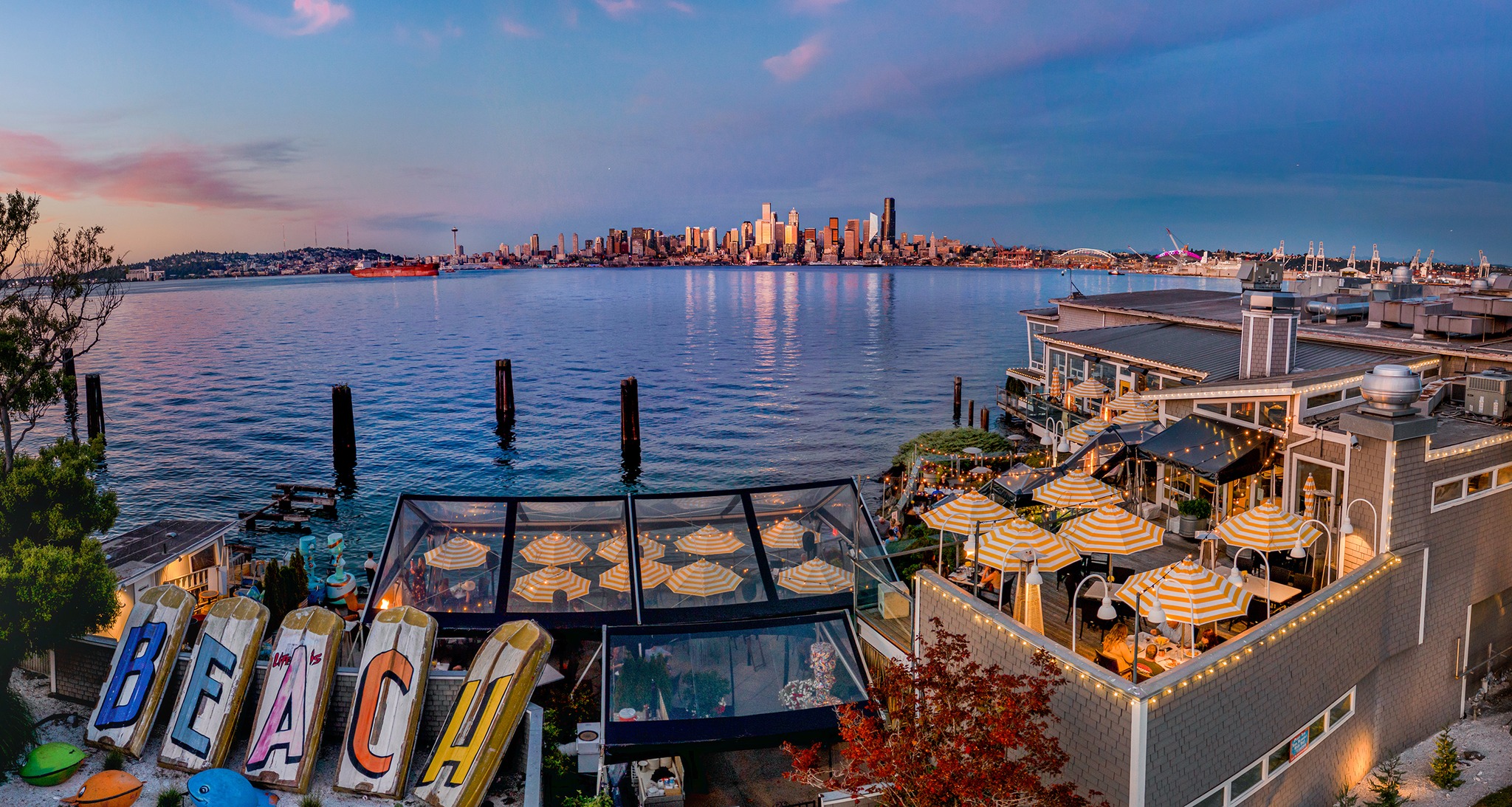 Salty's on Alki Beach