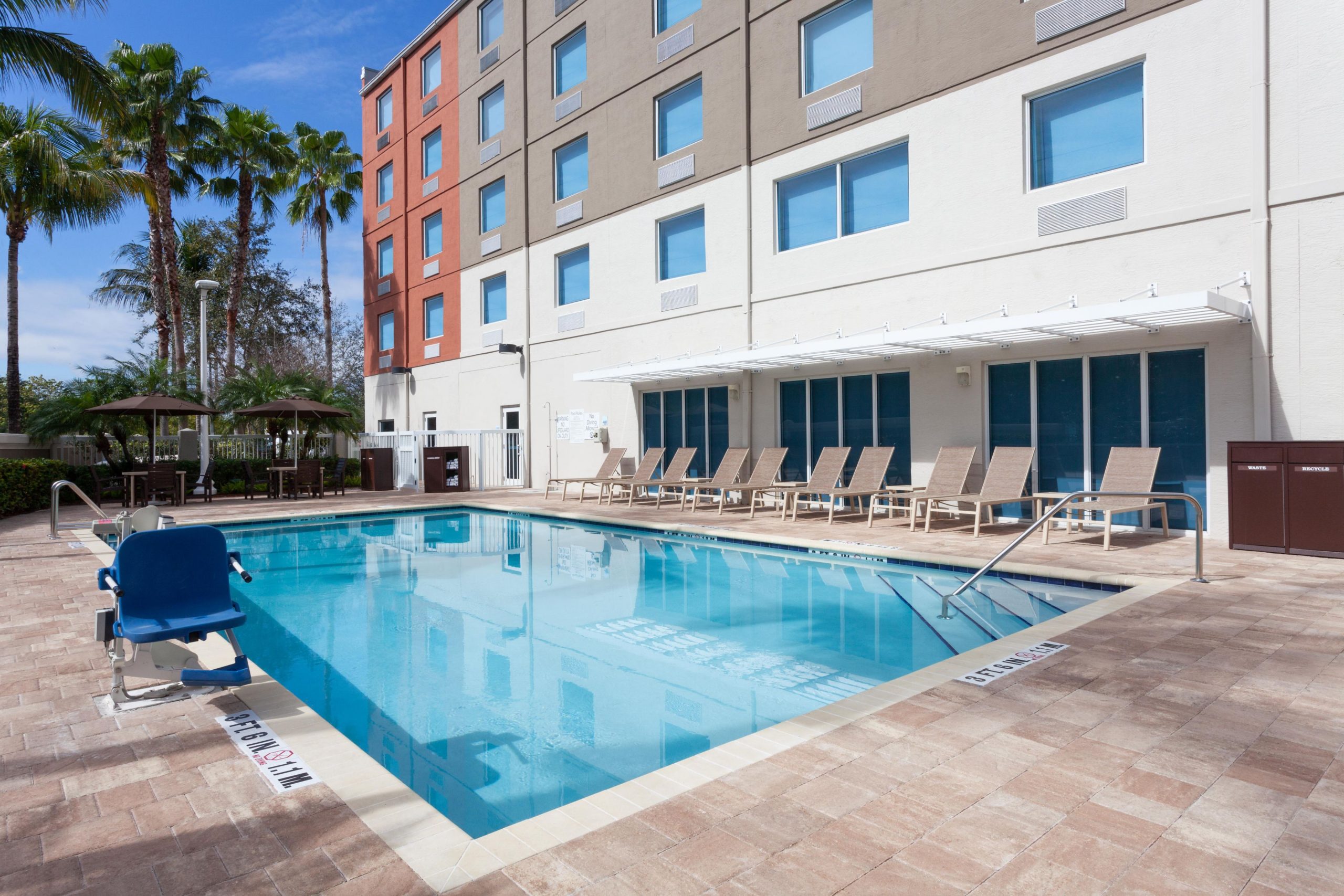 Holiday Inn Express & Suites Ft. Lauderdale Airport/Cruise