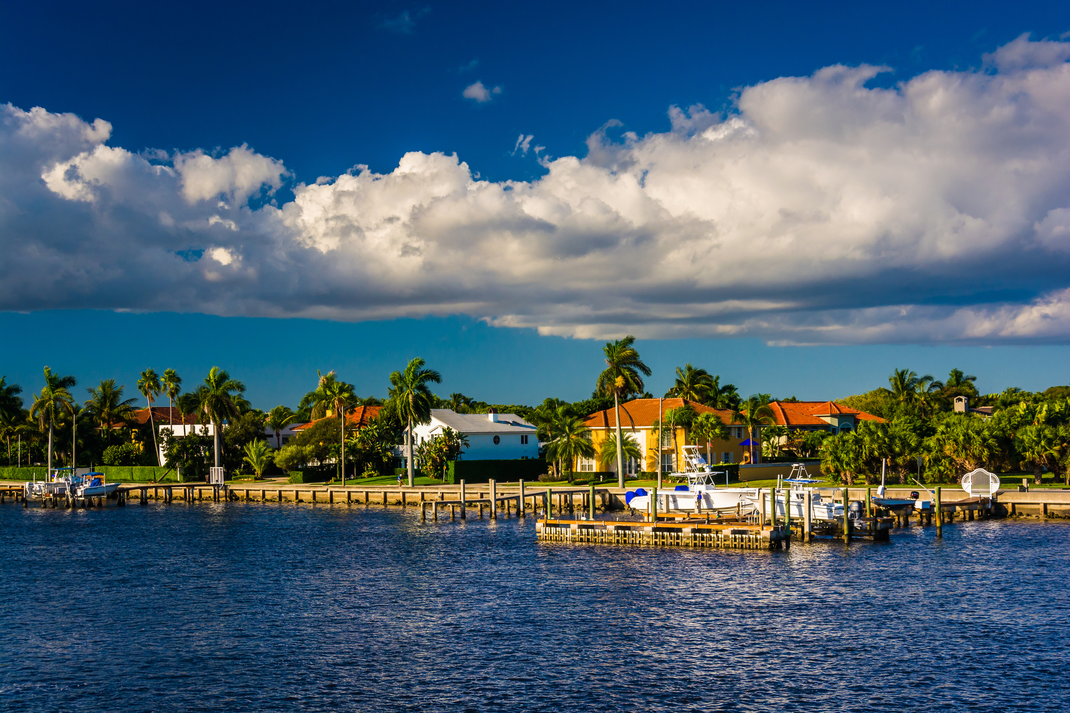 Beautiful houses to see along the shore