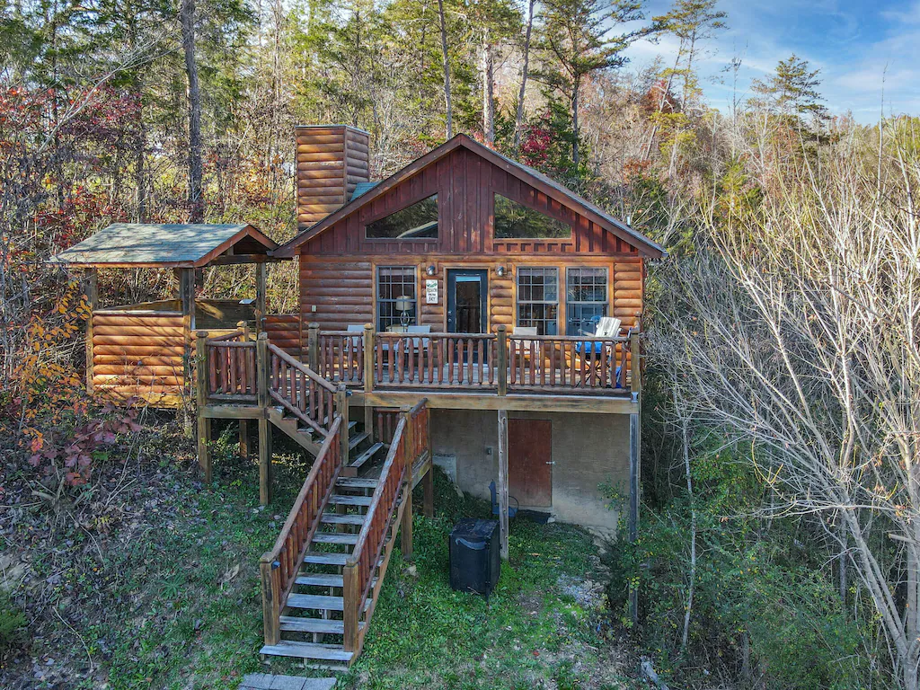 One of the best honeymoon cabins in the Smokies 