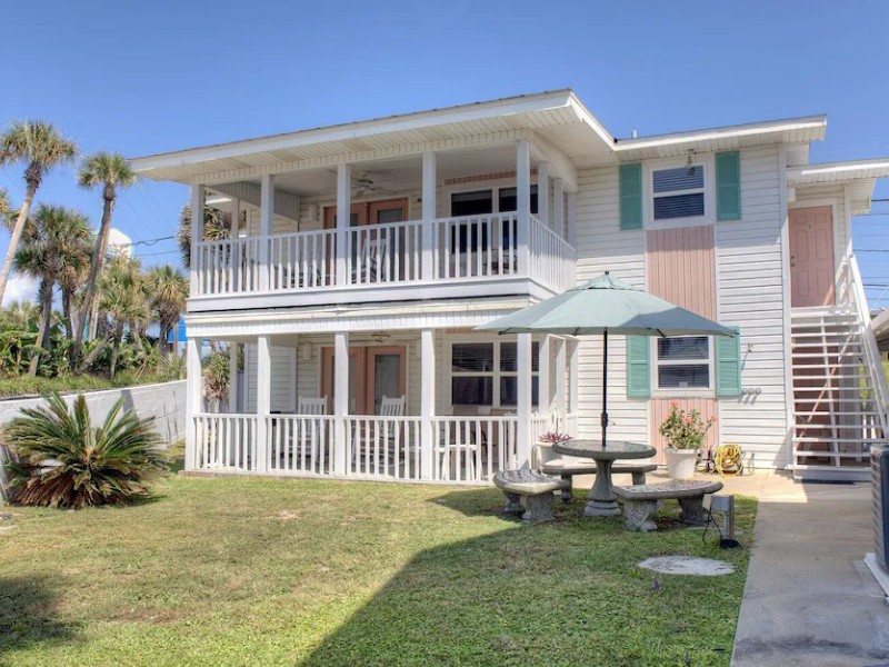 Cottage Right on the Beach 