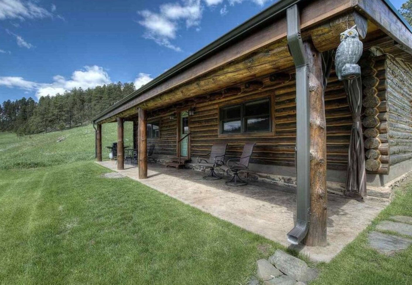 Authentic Black Hills Creekside Cabin