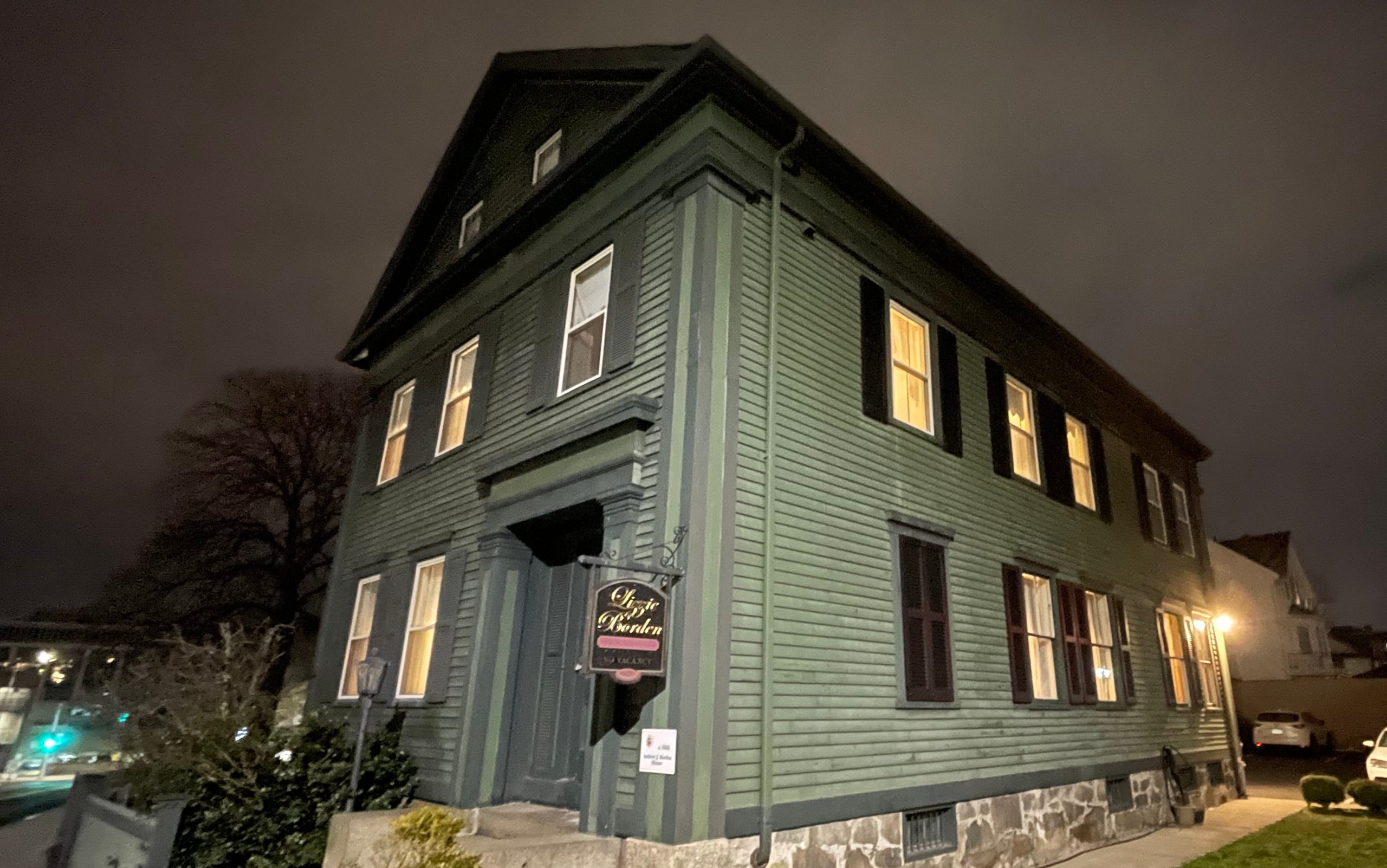 Lizzie Borden House Ghost Tour