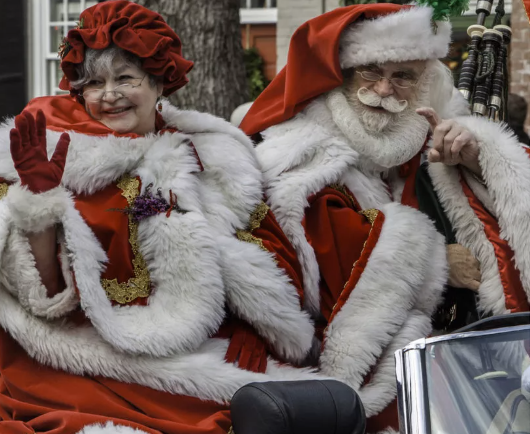 Mr. and Mr.s Claus at the Alexandria Scottish Walk Parade